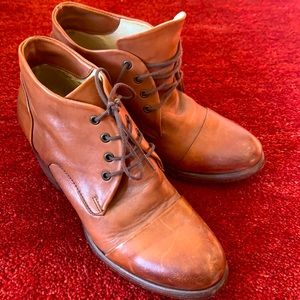 Seal of the Sutro ankle lace up bootie leather 5.5